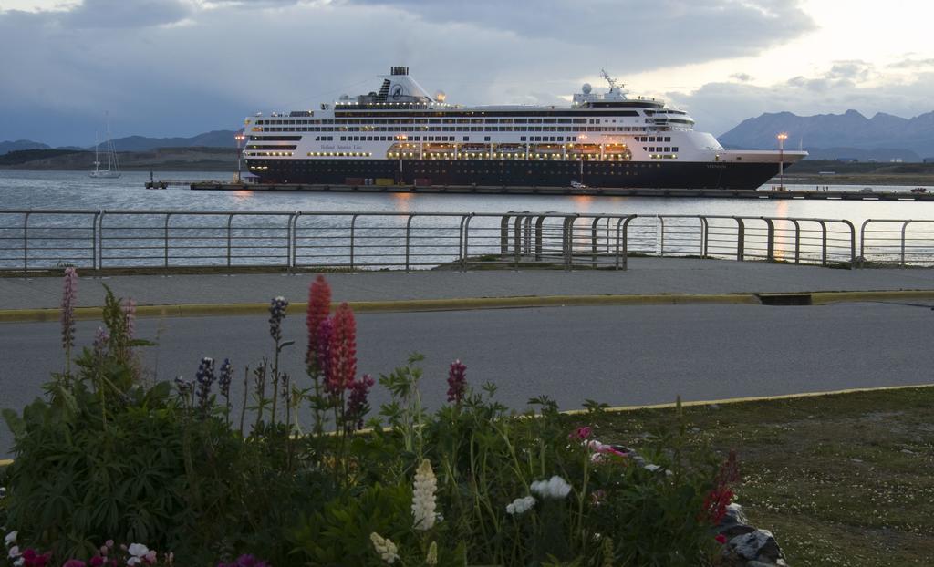 Cilene Del Faro Suites & Spa Ushuaia Exterior photo